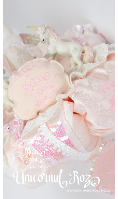 Lumanare de botez cu unicorni si broderie personalizata, 65x4 cm, Taramul unicornilor 5